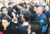 http://i.milliyet.com.tr/HaberAnaResmi/2008/12/02/fft17_mf142435.Jpeg