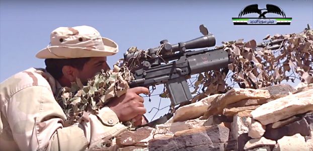 米製の武器で訓練中の「新シリア軍」要員（New Syrian Army）