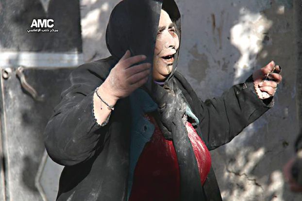 泣く女性、昨日のアレッポへのロシアによる空爆後（Aleppo Media Center）