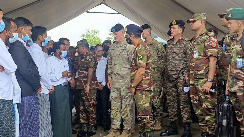 写真：Bener News （2022年9月13日コックスバザール県のロヒンギャ難民キャンプを訪問したアメリカ軍高官チャールズ・フリン大将を含む24か国の軍高官）
