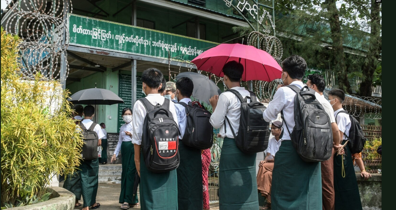 写真‐ラカイン州シットウェ市の小学校の光景/写真‐ウンナクワーニョー