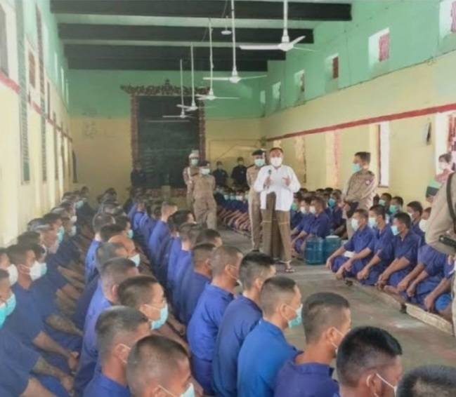 ターヤーワディ刑務所の受刑者(2023年3月)刑務所で食事を減らして提供しており、栄養が不足しているため身体虚弱が増えているとPPNMが5月19日に述べた